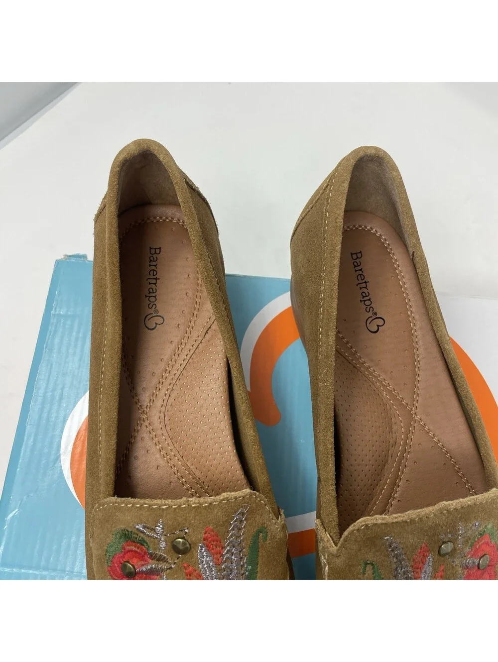 Baretraps Otella Brown Suede Leather Embroidered Moccasin Slip On Flats Size 9